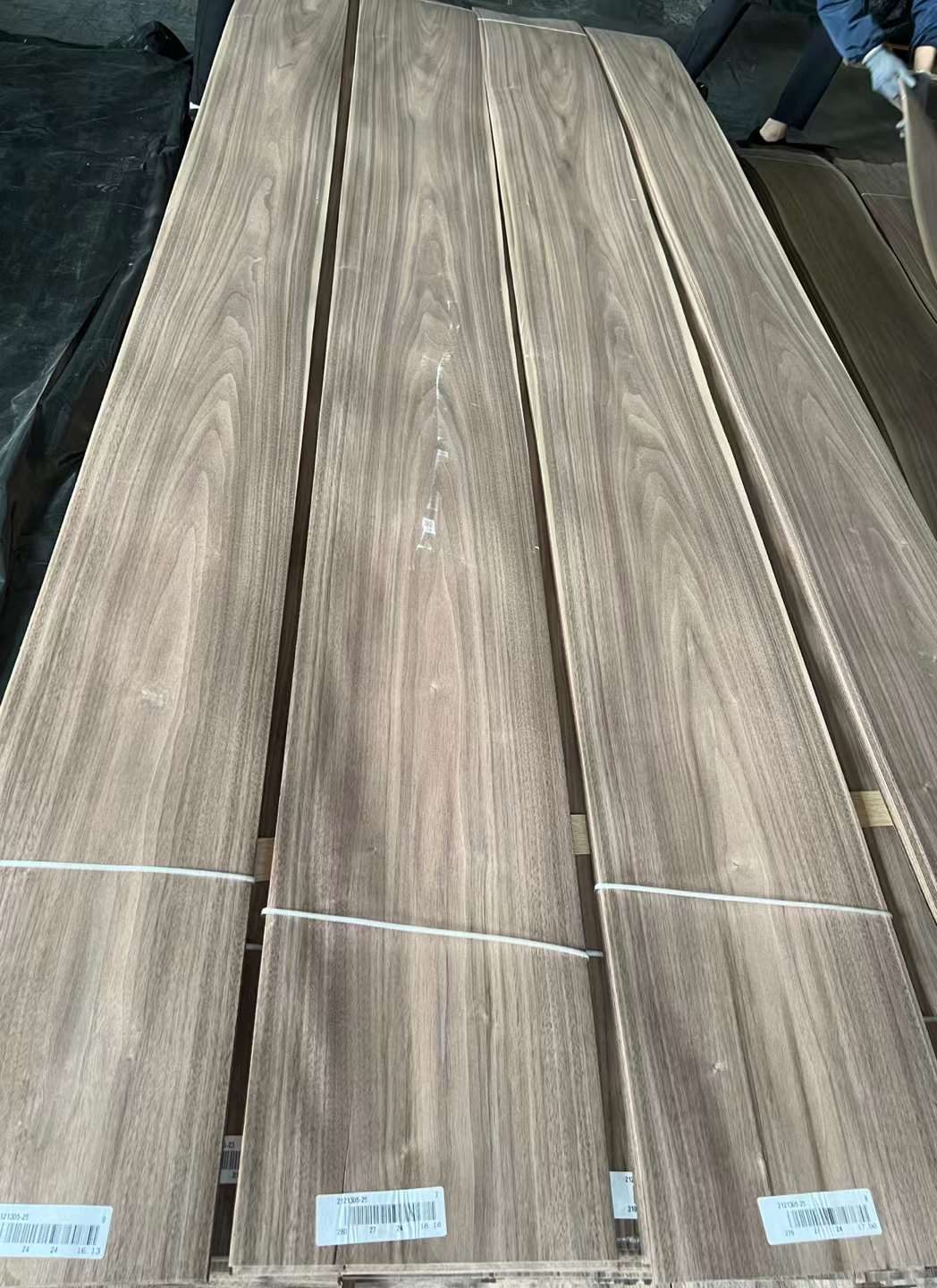 Walnut veneer
