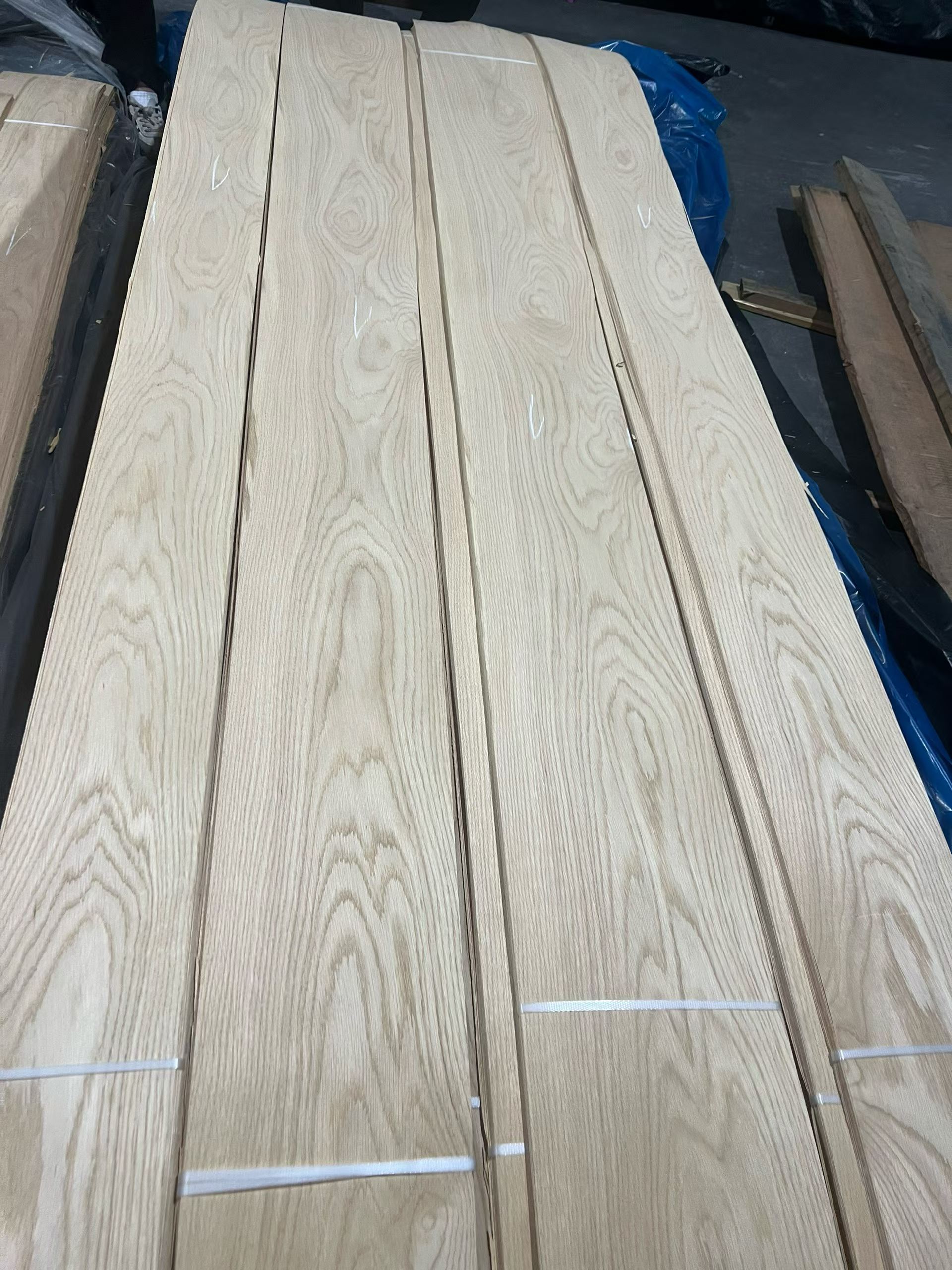 Noce Nero veneer — Flower grain